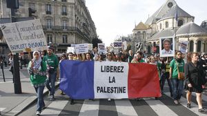 الحرية لفلسطين.. في تظاهرة بوسط باريس - أ ف ب