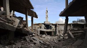 آثار القصف الروسي على مدينة تلبيه في ريف حمص الشمالي ـ أ ف ب