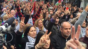حضر الوقفة عدد من السياسيين البريطانيين والفلسطينيين - عربي21