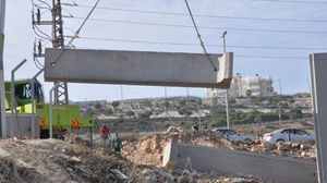 الاحتلال يضع كتلا إسمنية في القدس طولها متران - أرشيفية