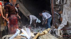 الحوثيون يقصفون منازل اليمنيين مخلفين جرحى وقتلى في تعز ـ أ ف ب 