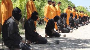 يقوم جيش الإسلام (باللون البرتقالي) بحملات اعتقال تستهدف المتهمين بالانتماء لتنظيم الدولة - أرشيفية
