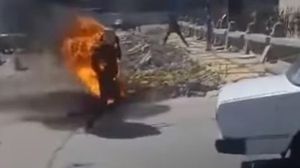 أقدم المواطن المصري على حرق نفسه احتجاجا على سوء أوضاعه المعيشية - أرشيفية