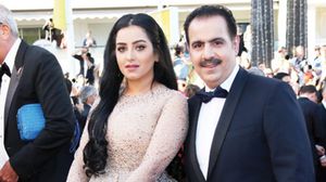 عادل المسلم مع زوجته البحرينية "المهرة" في مهرجان كان بباريس- أرشيفية