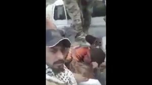 النشطاء قالوا إن الأطفال نزحوا من قرى على أطراف الموصل- يوتيوب