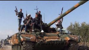 الهجوم المفاجئ استغل انشغال الجيش السوري الحر بمعاركه في درعا مع النظام- أرشيفية 