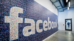 اعلنت شبكة "فيسبوك" اطلاق فسحة مكرسة كليا لبيع السلع والمنتجات وشرائها بين مشتركيها لمنافسة مجموعة ا
