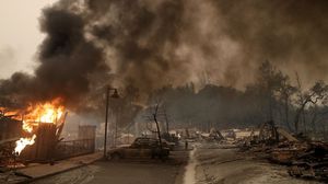 ثماني مقاطعات من ولاية كاليفورنيا تشهد حرائق ضخمة- جيتي