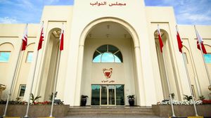 يتضمن الاقتراح تشديد الرقابة على عمليات تحويل الأموال للخارج بصورة مستمرة- موقع البرلمان البحريني 