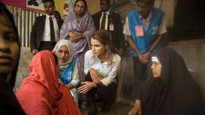 الملكة رانيا: القصص التي سمعتها من لاجئي الروهينغا في مخيم كوتوبالونغ مفجعة- تويتر