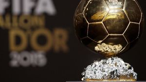 تسليم جائزة الكرة الذهبية كان بشراكة بين الاتحاد الدولي ومجلة فرانس فوتبول- فايسبوك