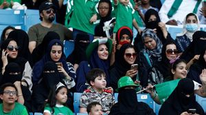 وتمنع السعودية الاختلاط بين النساء والرجال في الأماكن العامة- فايسبوك