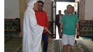 السفير البريطاني في مسجد بالجزائر