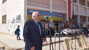 أعلام وضباط روس في افتتاح السنة الدراسية في درعا