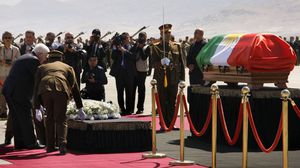 حظيت جنازة الرئيس العراقي السابق طالباني بتشييع ضخم حضره الآلاف- جيتي