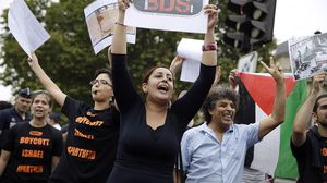 احتفى نشطاء في أوروبا بالقرار الذي يأتي في وقت تتزايد فيه الإدانات لمساعي إسرائيل في ضم مساحات واسعة من الضفة- جيتي
