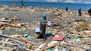 آخر موجات التسونامي تدميرا ضربت إندونيسيا وخلفت مئات الضحايا- جيتي
