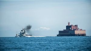 قال ممثل الهيئة الفدرالية الروسية للنقل البحري والنهري إن "السفينة تطفو على المياه بعد تعطلها"- جيتي