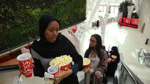 افتتحت العديد من دور السينما خلال الفترة الماضية في السعودية- جيتي