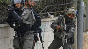 قوات الاحتلال تنفذ يوميا عمليات دهم واعتقال في الضفة المحتلة- جيتي
