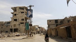 رغم مرور ستة أشهر على انتهاء المعارك، لا يزال الدمار يطغى على المشهد في الغوطة الشرقية- جيتي