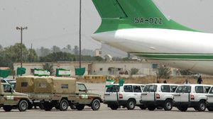 السلطات السودانية أغلقت مطار الخرطوم بعد النيران التي نشبت جراء تصادم الطائرتين- جيتي 
