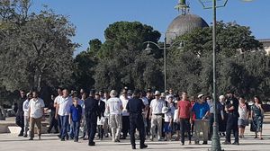 طالبت الأوقاف الإسلامية سلطات الاحتلال مرارا بوقف الاقتحامات للمسجد الأقصى- تويتر