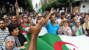 الجزائر شهدت مظاهرات تدعم قيادة الجيش وتدعو لإجراء الانتخابات- جيتي
