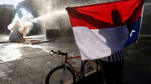 نيويورك تايمز: الضائقة المعيشية وراء الاحتجاجات من تشيلي إلى لبنان- جيتي