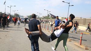 أطلق مجهولون النار من سيارات مدنية على المحتجين - جيتي