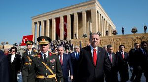 أردوغان وضع إكليلا من الزهور على ضريح مؤسس الجمهورية- الأناضول