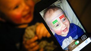 تم اختبار تطبيق "White Eye Detector" على 52982 صورة لأطفال تبرع بها أهاليهم للدراسة