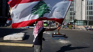 المتظاهرون طالبوا بحكومة انتقالية بديلة لحكومة حسان دياب الحالية- جيتي 