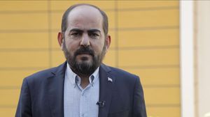 رئيس الحكومة السورية عبد الرحمن مصطفى يفصل عشرات الموظفين من مناصبهم  (الأناضول)