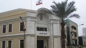 وجه ناشطون دعوات لتنفيذ اعتصام أمام مبنى بلدية طرابلس تنديداً بدخول صور "السفاح بشار الأسد" إلى داخل مبنى بلديتهم