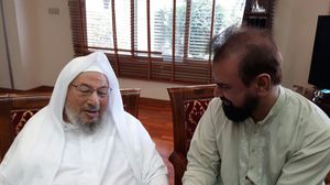 الدكتور عبدالغفار عزيز عالم من علماء باكستان ونائب أمير الجماعة الإسلامية الباكستانية ويتحدث اللغة العربية بطلاقة