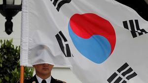 لم تتطرق وسائل الإعلام العبرية إلى اسم الدولة الثالثة التي ستتعاقد معها كوريا الجنوبية