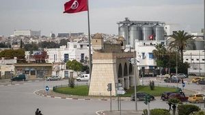 الأورومتوسطي: عقب الإجراءات الرئاسية في تونس جرى محاكمة 8 مدنيين أمام القضاء العسكري (الأناضول)