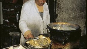  الحكومة المصرية ترفع سعر زيت الطعام المدعم إلى 25 جنيها- جيتي