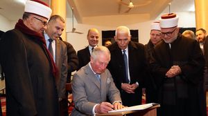 الملك تشارلز خلال زيارة للقدس عام 2009 حين كان وليا لعهد بريطانيا- جيتي