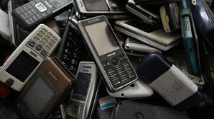  مخترع أول هاتف محمول الأمريكي مارتن كوبر أعرب عن دهشته من مقدار الوقت الذي يهدره المستخدمون على أجهزتهم- جيتي 