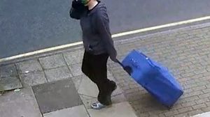 القاتلة نقلت الجثة داخل حقيبة وطافت شوارع لندن لإلقائها في مكان بعيد- تويتر