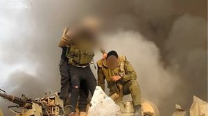 صورة نشرها القسام لأسر طاقم دبابة للاحتلال لحظة الهجوم- القسام