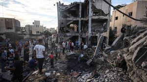 يواصل الاحتلال استهداف الأحياء السكنية ومنازل المدنيين في غزة- "إكس"