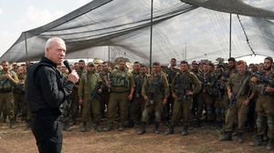 قال غالانت مخاطبا قادة في جيش الاحتلال إنهم "سيرون غزة قريبا"- الأناضول