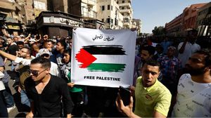 طالب المتظاهرون بسرعة إدخال مساعدات إنسانية إلى قطاع غزة- جيتي