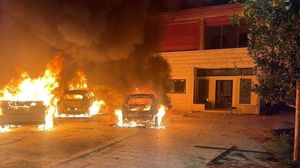 المستوطنون اعتدوا على سيارات الفلسطينيين في البلدة وأحرقوها- إكس