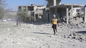 أجلى الدفاع المدني عددا من العوائل من مدينتي أريحا وجسر الشغور في ريف إدلب جراء استمرار القصف العنيف- الدفاع المدني السوري