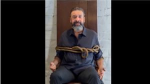 قام الناشط المعارض يوسف حسين "جو شو" بتعديل فيديو تأييد عبد العزيز ليظهر على أنه مقيد اليدين- إكس