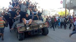 تداول صور ومقاطع فيديو تظهر "الاستيلاء" على مركبات إسرائيلية في غزة.. (الأناضول)